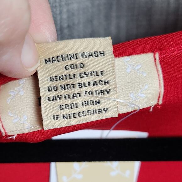 Diana Belle Woman Red Cut-Out Neck Studded Top – Size 1X NWT - Picture 6 of 7